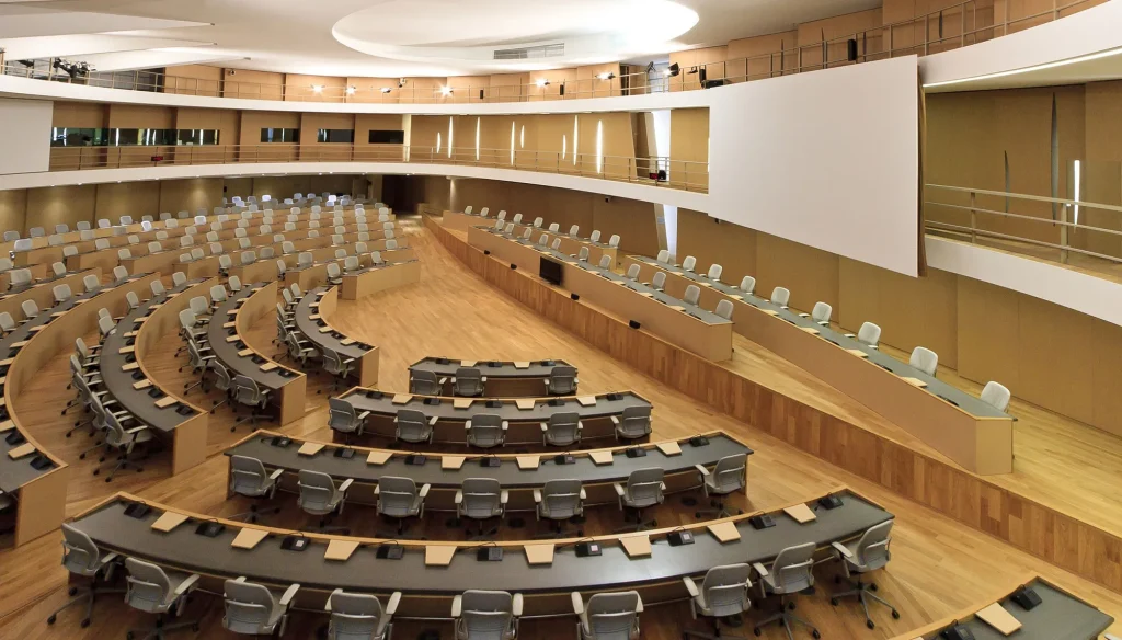 Amphithéâtre Rhône-Alpes parquet bois